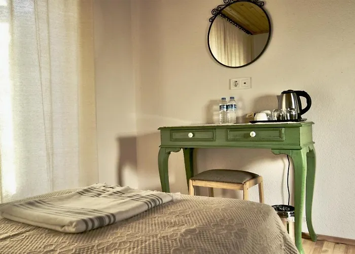 Hotel Dedehan Retreat *