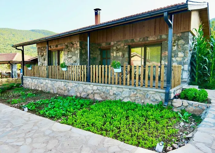 Dedehan Retreat Szálloda *