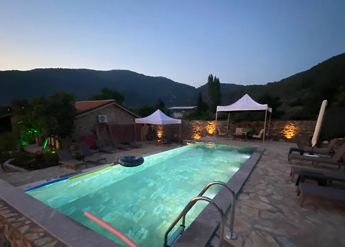 Dedehan Retreat Szálloda *